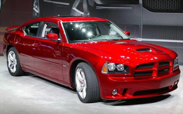 名车全球最快四门轿车道奇chargersrthellcatredeye