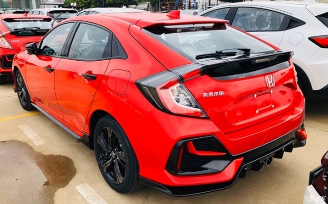年轻人也能买得起的typer本田思域两厢版实车到店