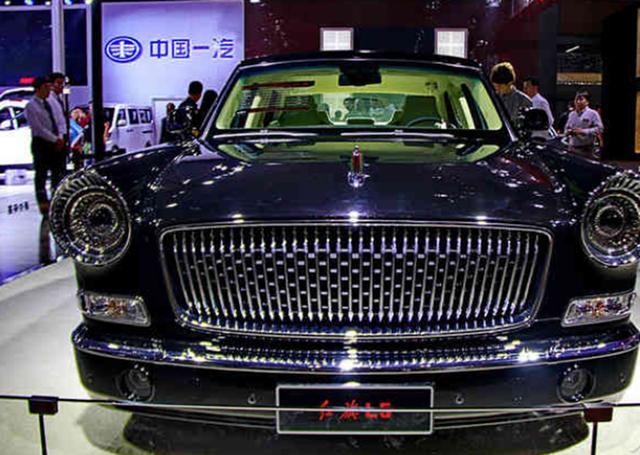 山东泰安现600万红旗l5挂1949车牌看到后让人肃然起敬