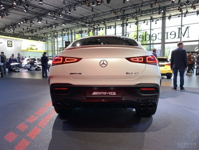 amggle53 coupe在普通版gle coupe的内饰基础上加入更多提升性能感受