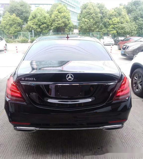 皖小伙花92万元买奔驰s350l创业五年终有回报手持鲜花送父母