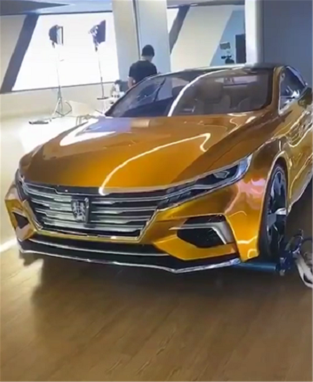 荣威超跑来袭全车香槟金还自带无框车门隐藏式把手