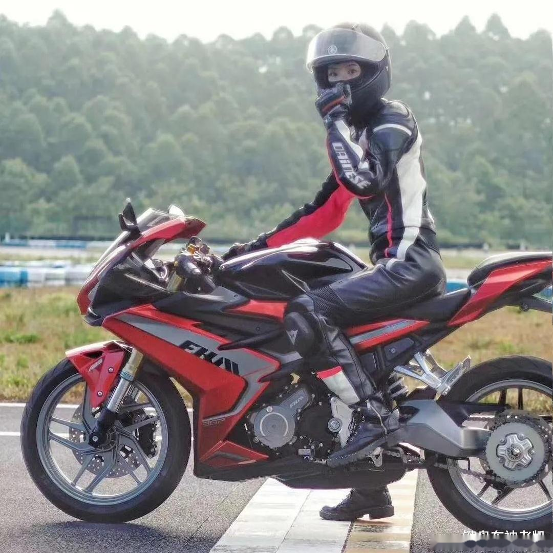 飞肯fk250-gp单摇臂跑车参数曝光,春风动力,赛福abs,上市可期