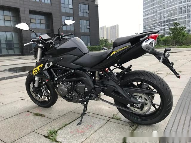 2020錢江貝納利tnt600i新款黃龍600實車介紹