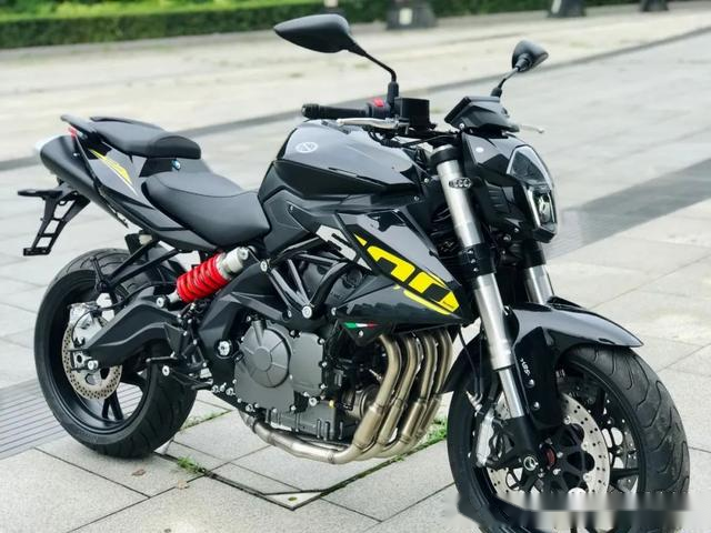 2020钱江贝纳利tnt600i新款黄龙600实车介绍