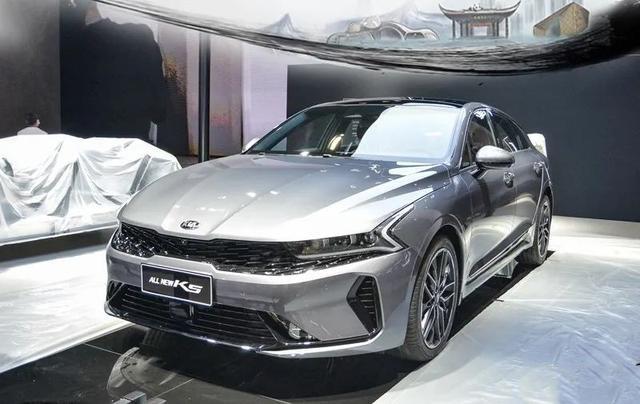 【1】针对中国市场加长轴距