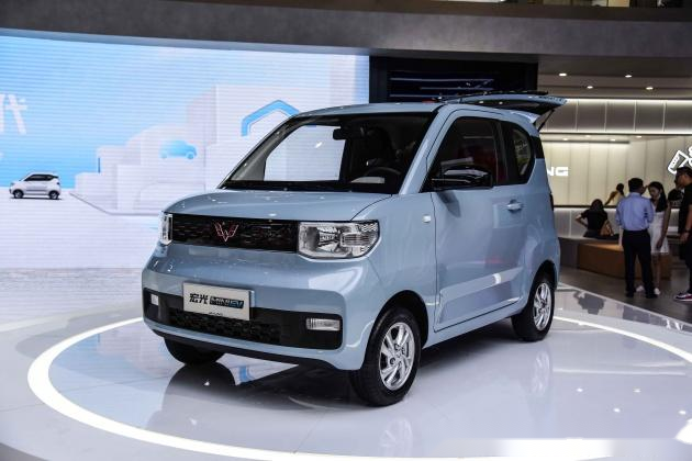 宏光mini ev定位于微型城市代步电动车,所以在造型方面非常具有特点.