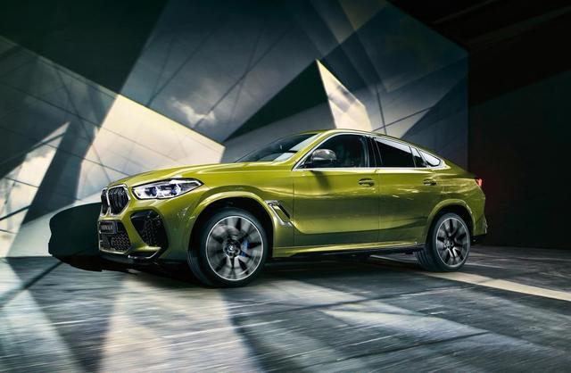 配空气悬挂 采埃孚8at 4.4t8缸600匹引擎,零百加速3.9s