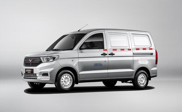 国民神车五菱宏光v12l上市装货空间高达4300l429万起