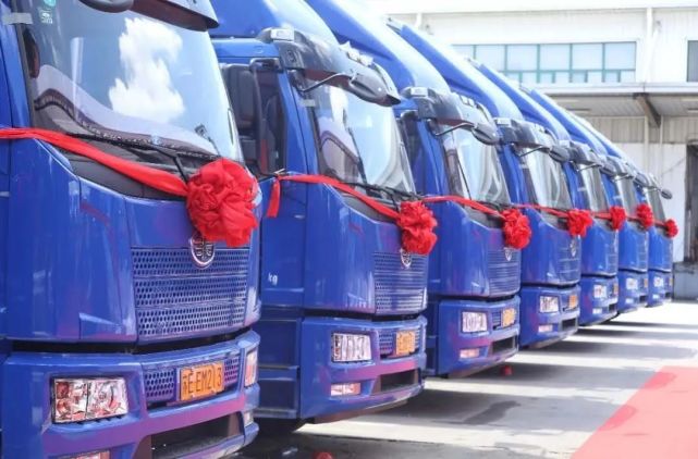 800辆定制载货车已交付德邦快递这次是哪家企业的车