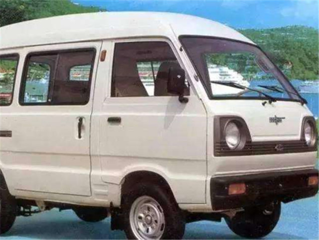 因此也有不少城市采用了面包车作为出租车,而昌河则抓住了时代发展的