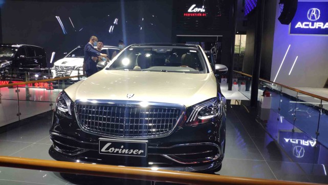 2020年成都车展劳伦士改装的迈巴赫s级