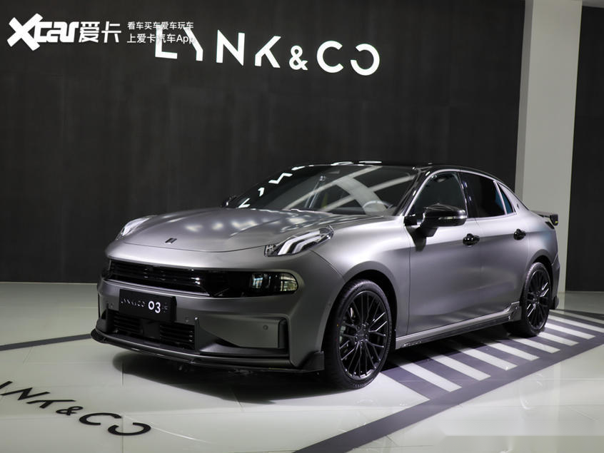 88万元.领克03冠军版增加了全新的灰色车身