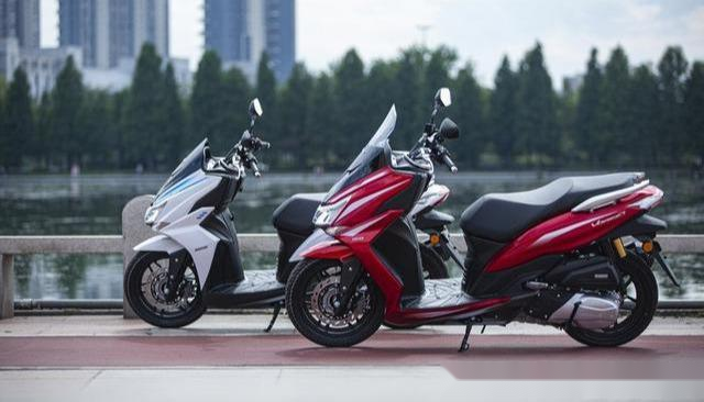 大阳v锐125/150,国产首款油电混动踏板,9.2升油箱