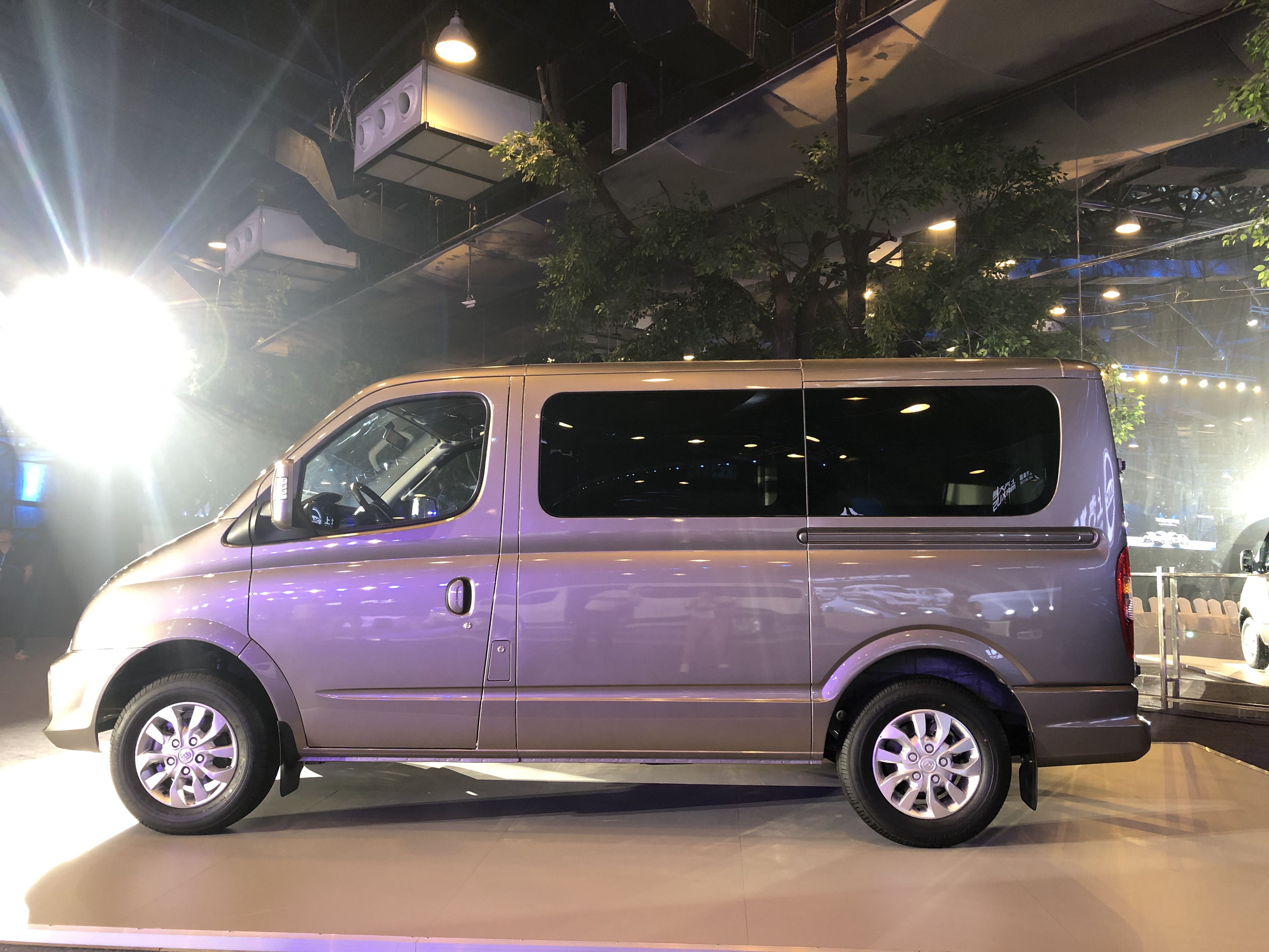 1028万元起上汽大通四款宽体轻客上市