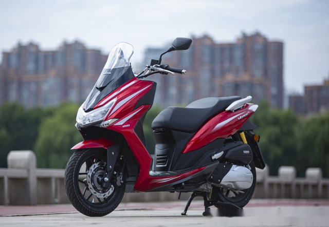 大阳发布v锐125150国产首款油电混动踏板92升油箱