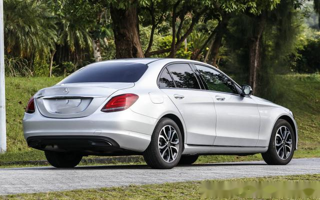 对于19年款的梅赛德斯奔驰c200驾乘感受你还是否记得