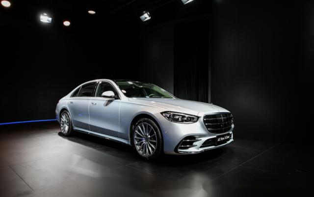 全新一代"奔驰s"全球首发,颜值大变,首搭裸眼3d技术!