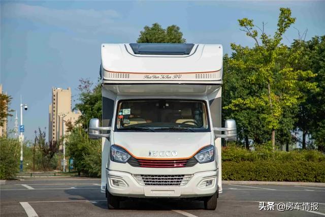 房车里也有暖男全新升级华云s800水电随便用照顾家人贴心