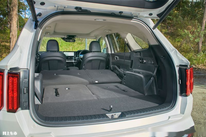 起亚全新索兰托售价公布!内饰配置更豪华,搭2.2l/3.5l v6引擎_易车