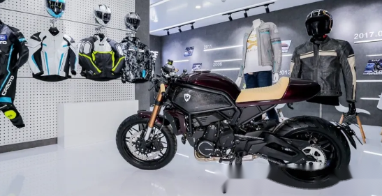 春风700clxcaferace改装