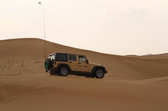 乘山林之风,行鲜衣怒马我在岩石遍布的山涧与疾风共舞在沙漠品味大漠