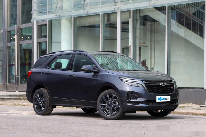 新探界者rs相比普通版本,更为为偏重运动风格属性相比普通车型,它在