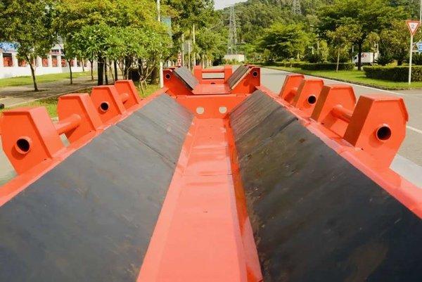 车长88米自带固定卡座这款半挂车拉钢卷挺合适的