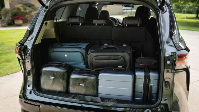 实拍全新丰田sienna(塞纳):国产前你需要了解的都在这里_易车