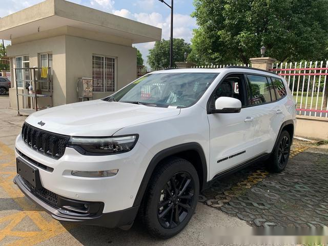 2020款jeep大指挥官夜鹰版白色