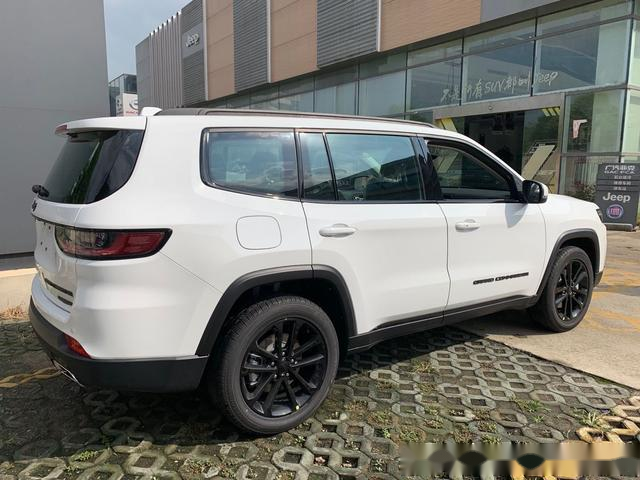 2020款jeep大指挥官夜鹰版白色