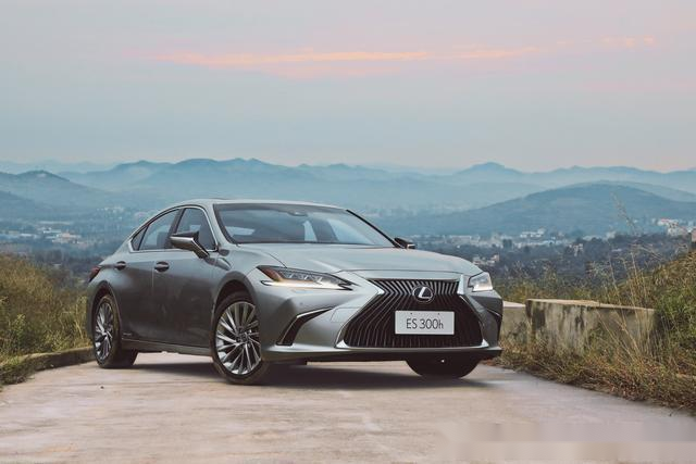 酷car能静能动试驾雷克萨斯es300h