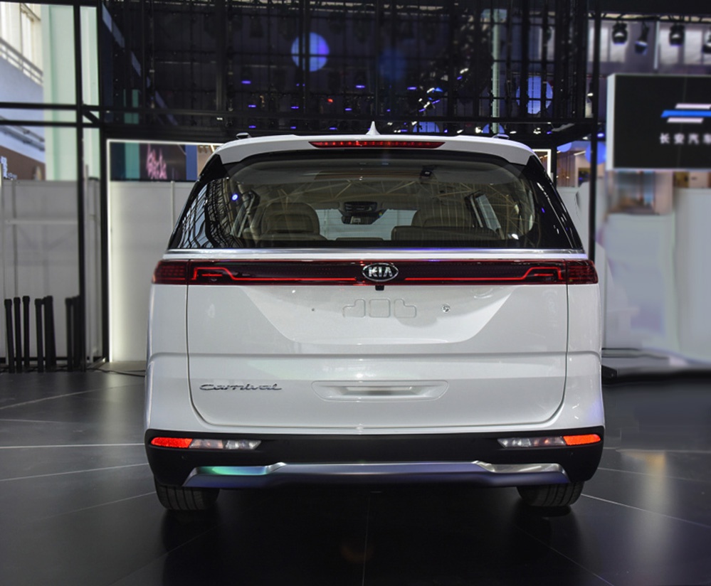 gl8迎来强大对手全新起亚嘉华首发亮相很大很霸气明年国产