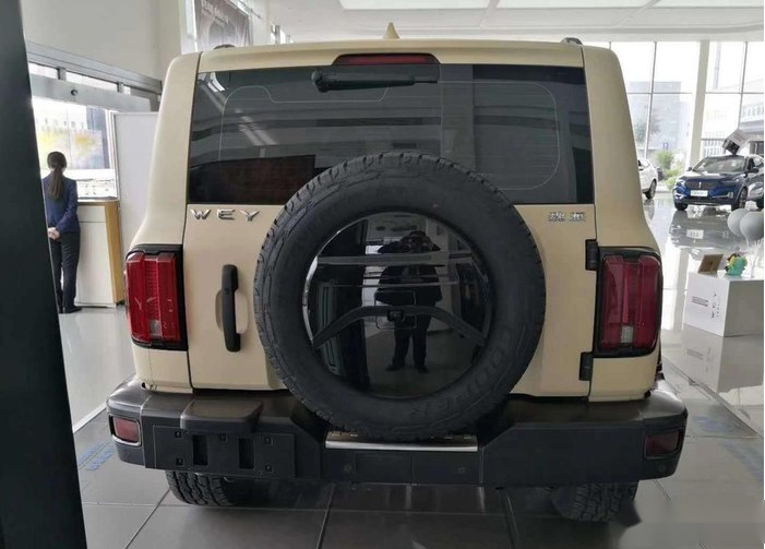 沙漠黄车色更具质感长城wey坦克300展车到店