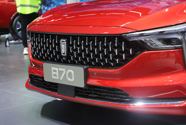 奔腾b70改头换面搭载掀背尾门有望成为新一代国民家轿