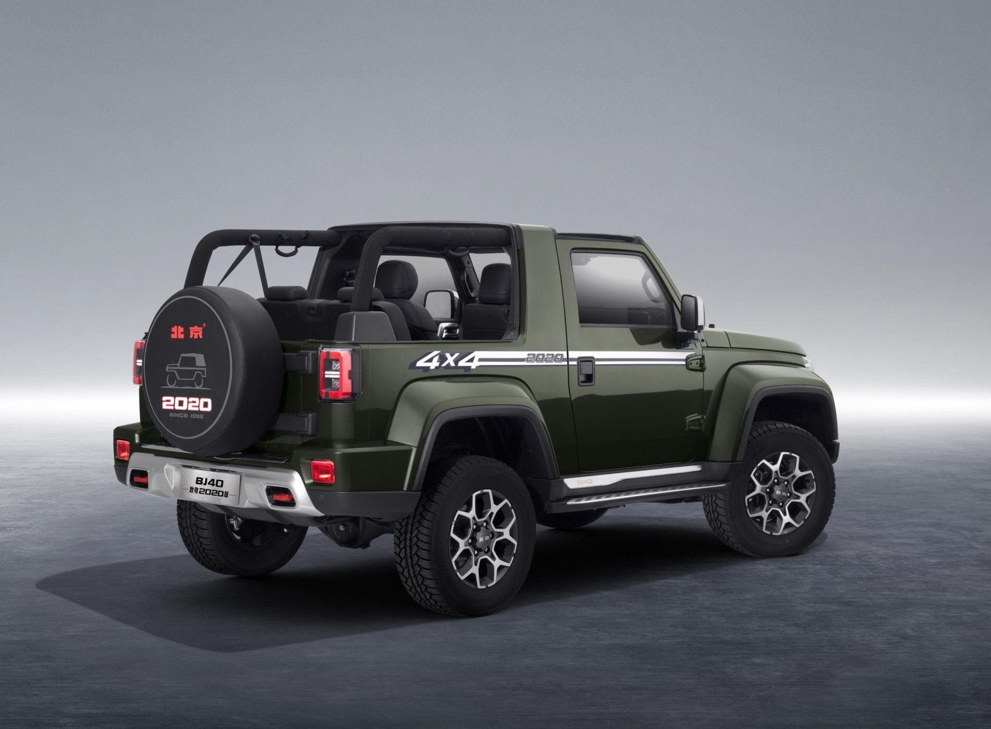 国产版牧马人国六20t分时四速差速锁入门就有8个挡