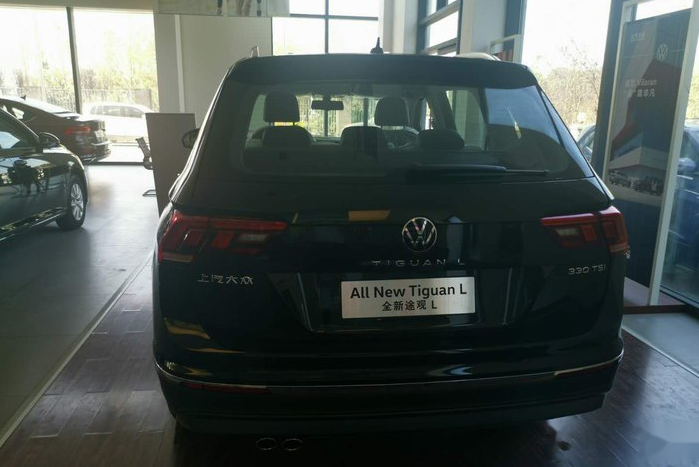 外观微调配置升级尾部logo下面带字母2021款大众途观l正式到店