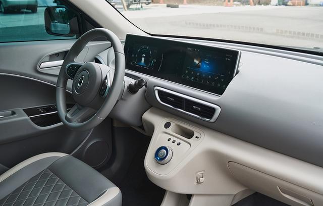 长城欧拉白猫对比新宝骏e300网友猫式造型太秀