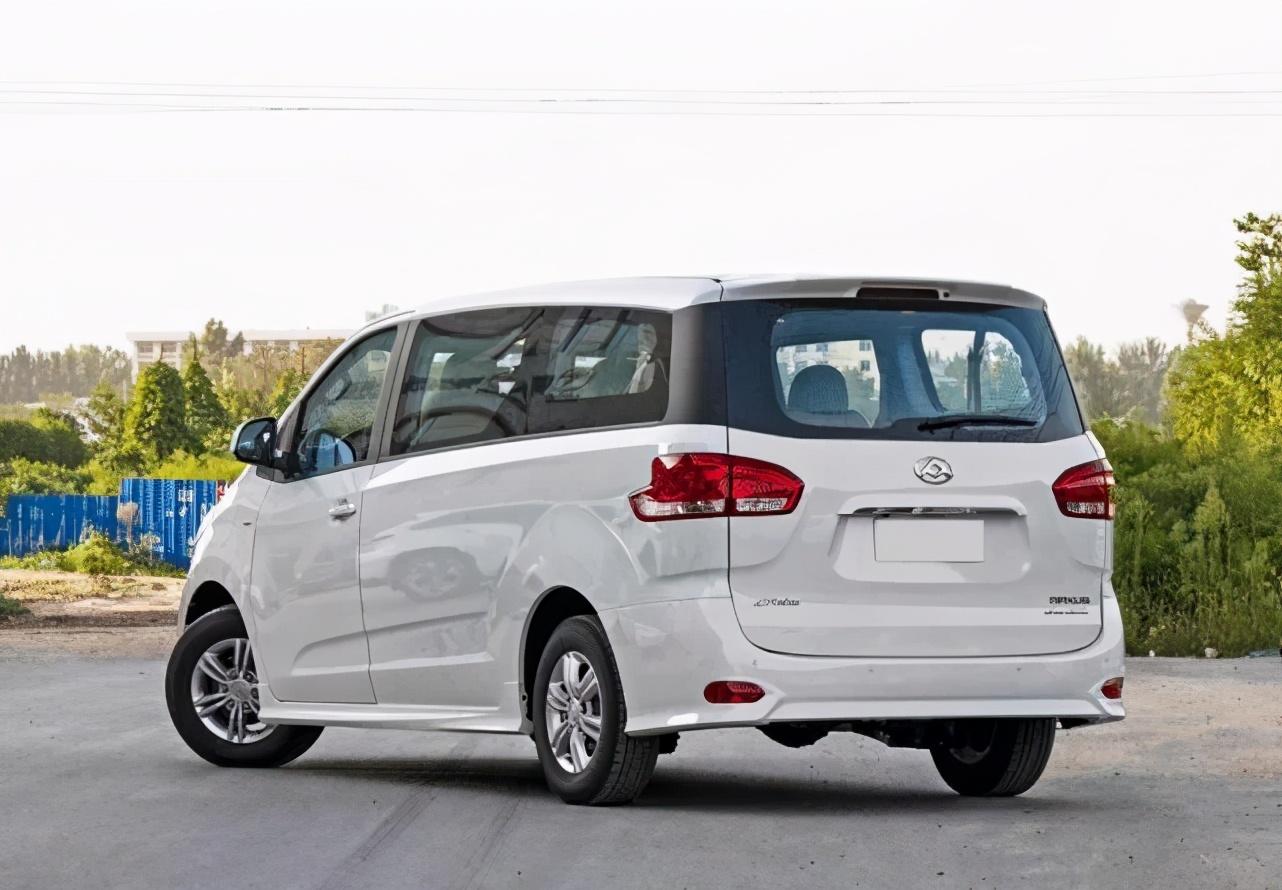 上汽大通又玩"新花样",大9座是认真的吗?搭2.0t引擎长近5米2