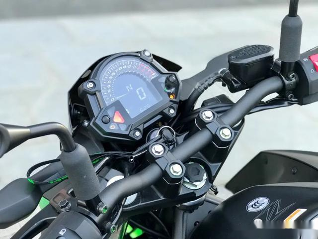 2021川崎kawasakiz400实车介绍不再限速