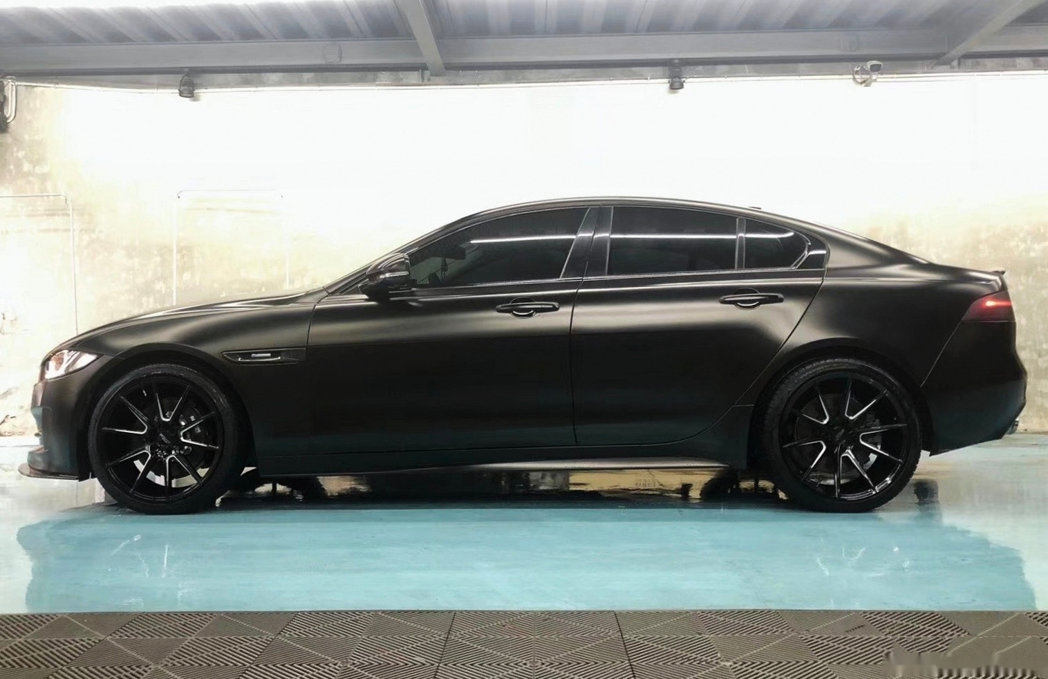 改装前.极品轮毂螺丝,blox锻造螺丝.捷豹xe(参数|询价|图片)准备进化.