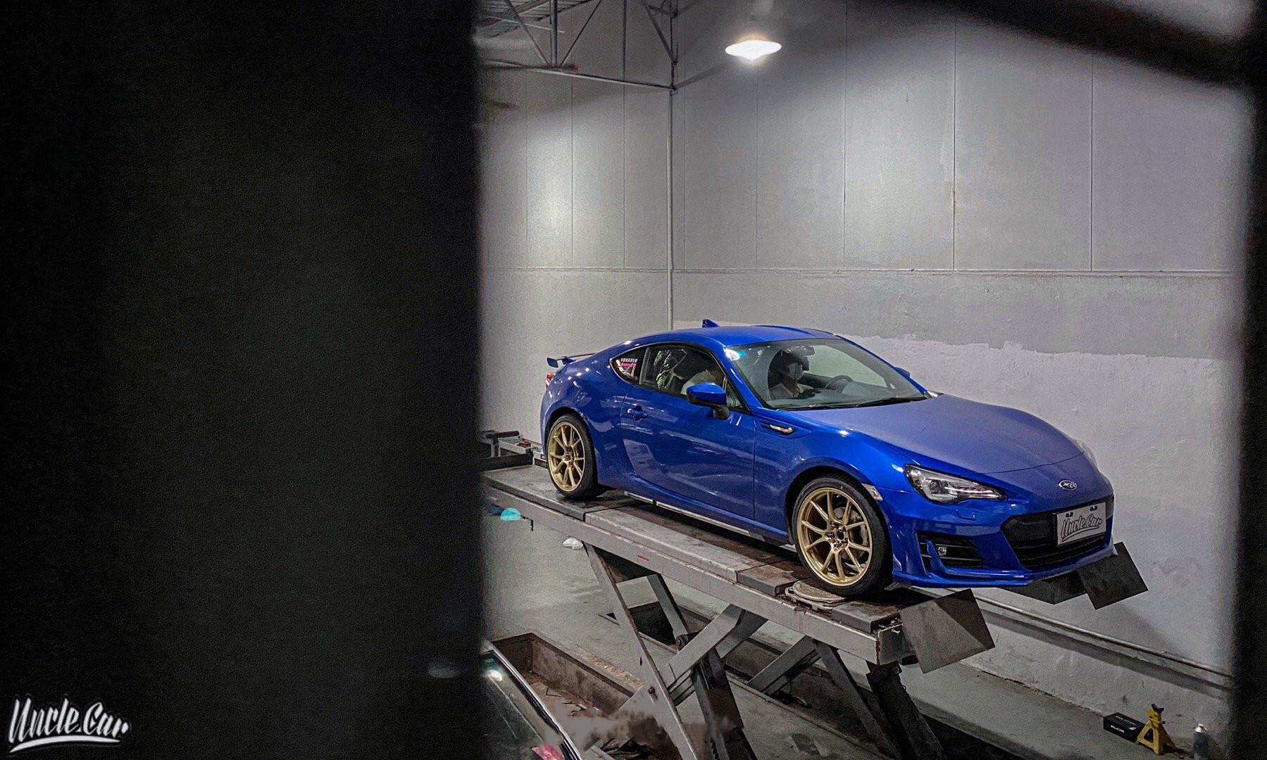 经典蓝金组合配色斯巴鲁brz改装分享