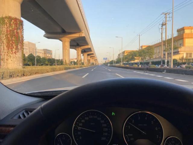 宝马320li原地升级运动方向盘如此福利仅此一台