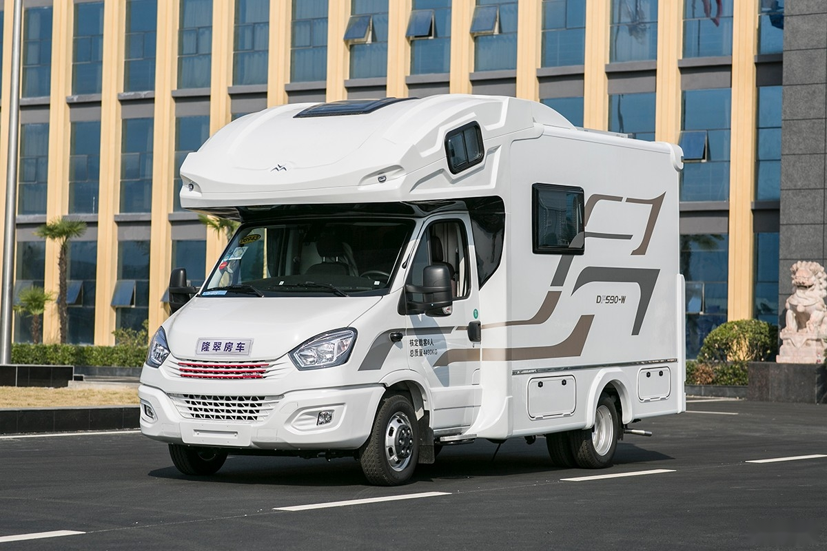 隆翠3号房车基于依维柯欧胜底盘打造.