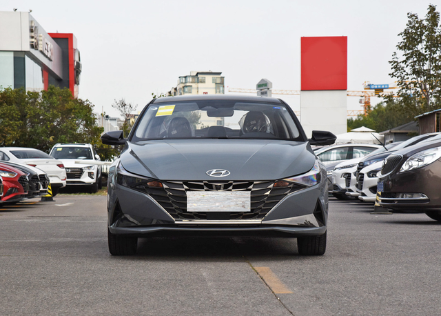 新款伊兰特扛起了现代销量大旗这话还为时尚早