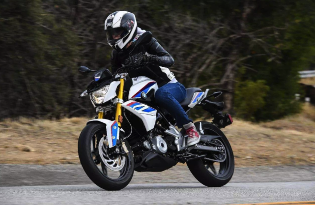 最便宜的宝马车2021款运动街车g310r发布配电子油门和led车灯