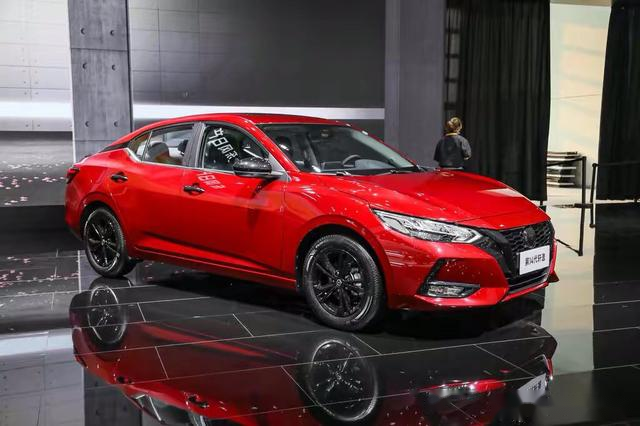 21款东风日产轩逸鲜红车身车展展现第14代风采