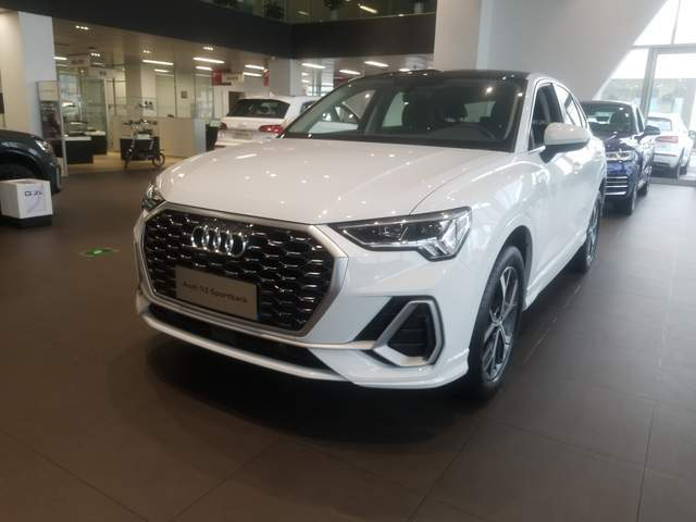 奥迪q3 sportback到店实拍,白色车身大气,家用首选