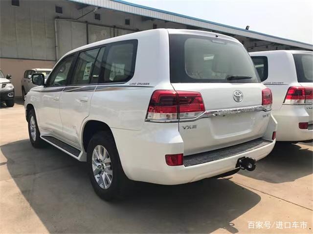 丰田酷路泽5700vxev8大排量自吸给你挑战极限的勇气