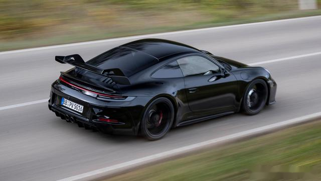 先睹为快最新992代保时捷911gt3跑车官方图片发布